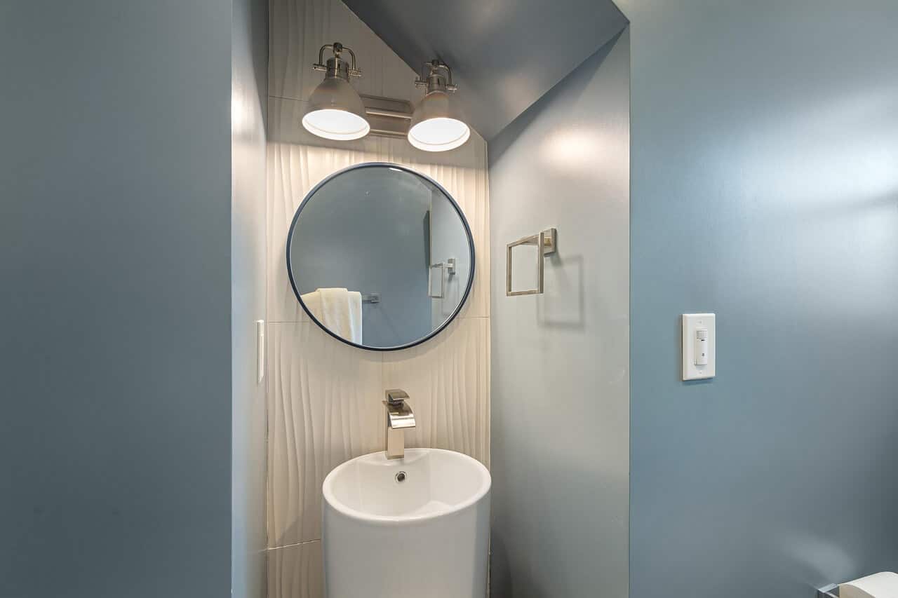 Bathroom mirror and lighting