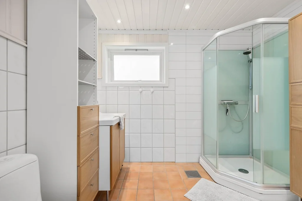 how to refinish a bathtub
